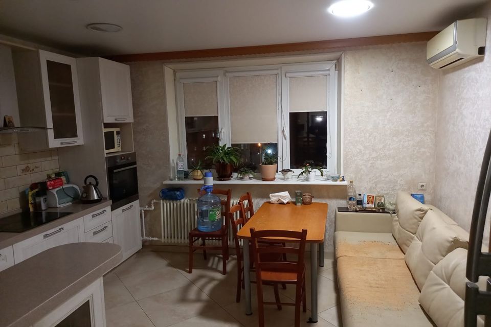 Продаётся 3-комнатная квартира, 72.3 м²