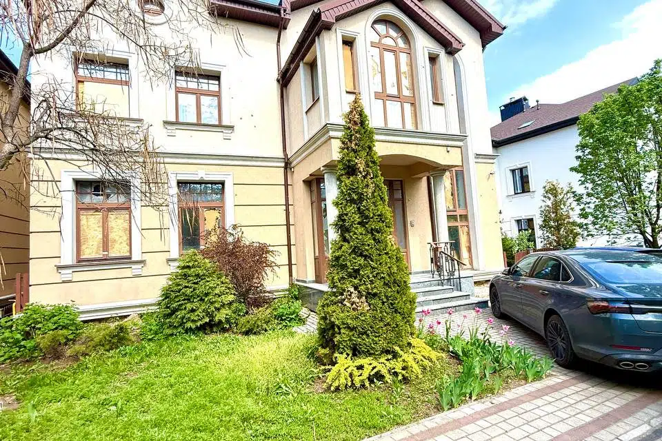 Продаётся 4-этажный дом, 631.4 м²