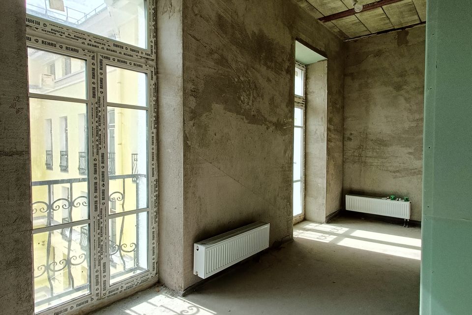 Продаётся 4-комнатная квартира, 129.6 м²
