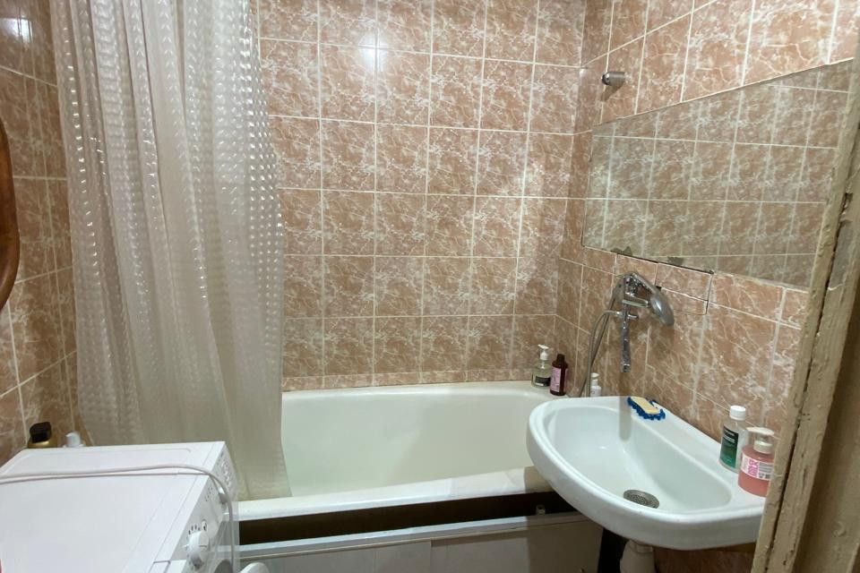 Продаётся 3-комнатная квартира, 67.8 м²