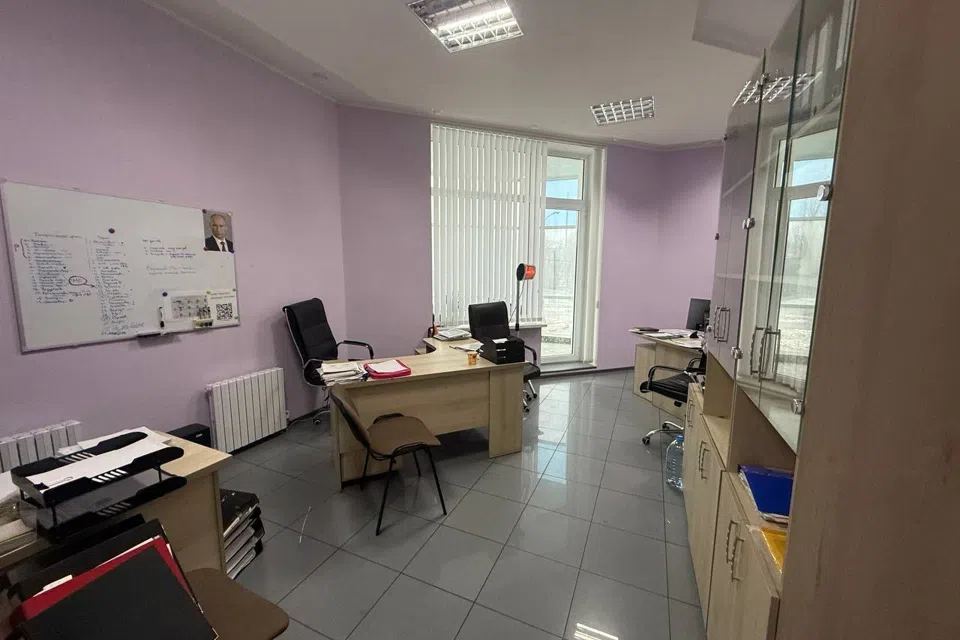 Продаётся помещение своб. назначения, 555 м²