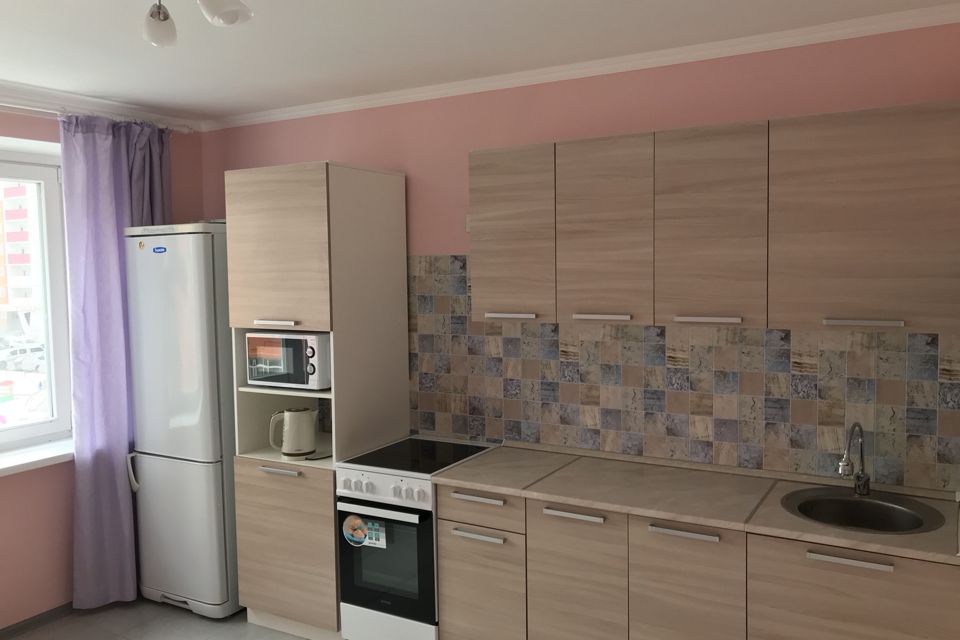 Сдаётся 1-комнатная квартира, 42 м²