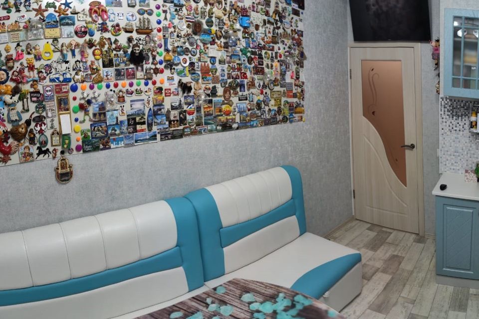 Продаётся 1-комнатная квартира, 42 м²