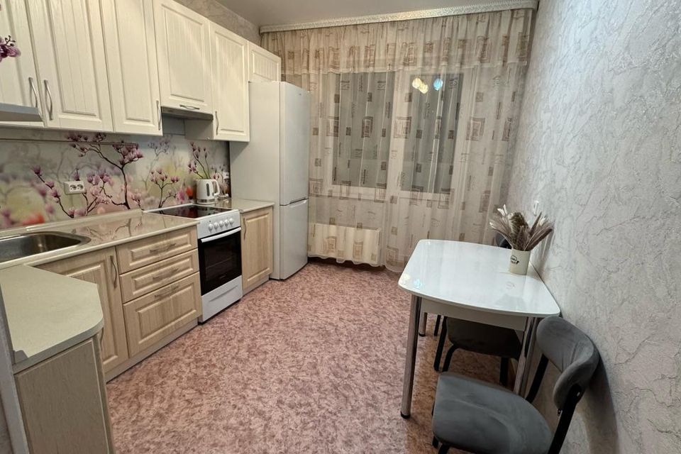Сдаётся 2-комнатная квартира, 58.6 м²