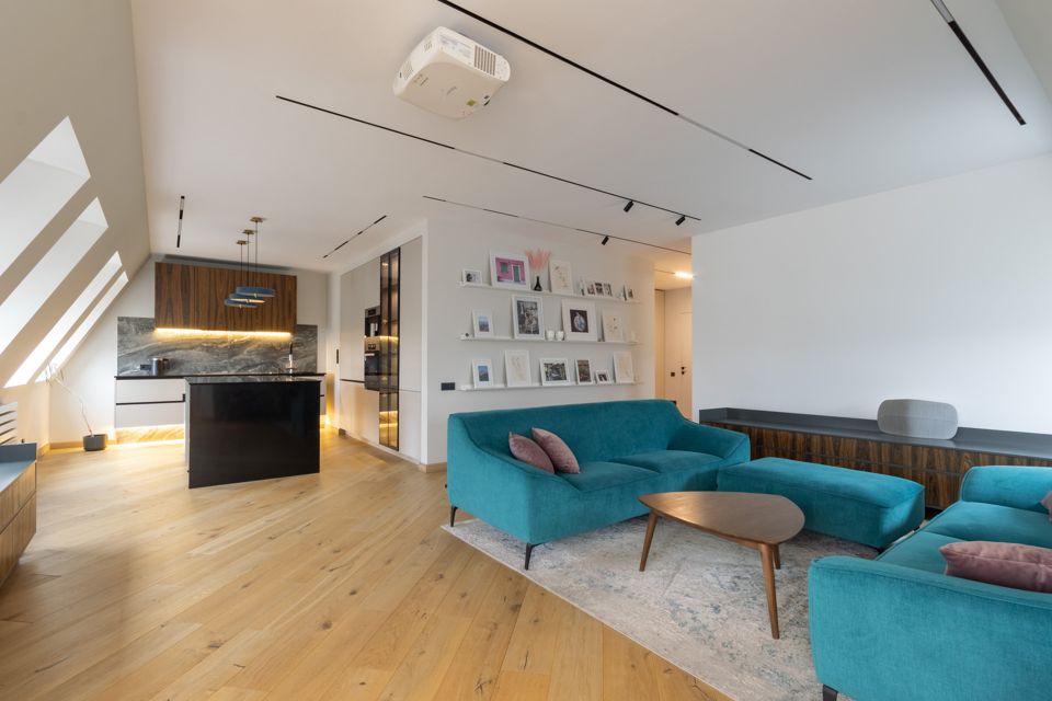 Продаётся 3-комнатная квартира, 107 м²