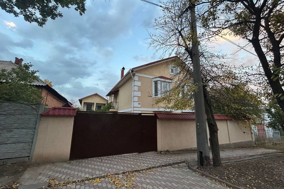 Продаётся 2-этажный дом, 200 м²