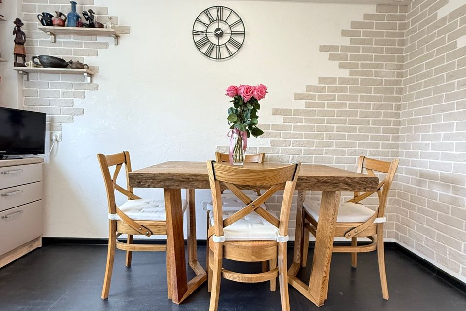 Продаётся 4-комнатная квартира, 58.5 м²