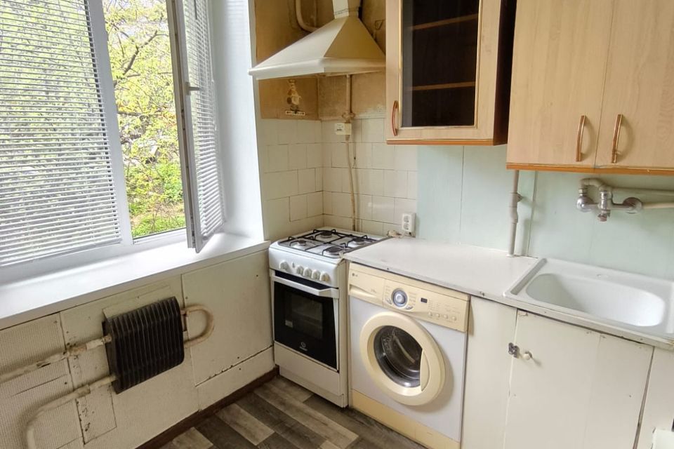 Продаётся 3-комнатная квартира, 37.9 м²