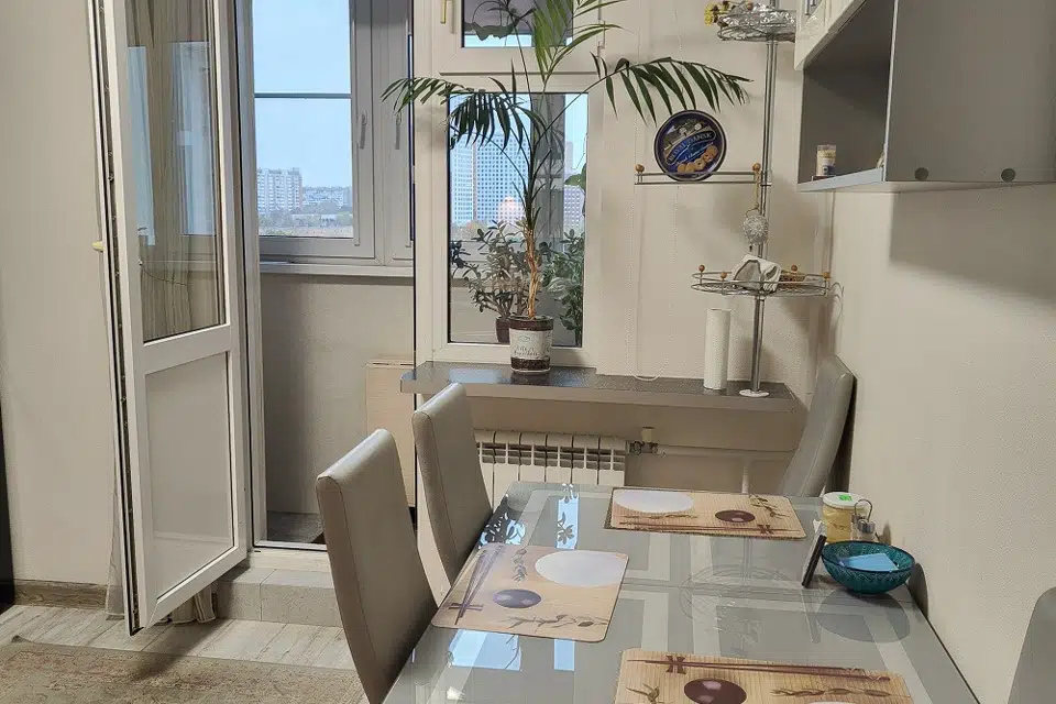 Продаётся 4-комнатная квартира, 101.3 м²