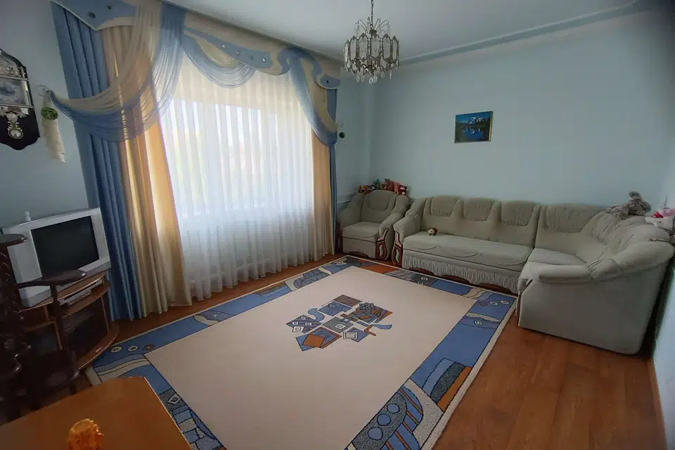 Продаётся 2-этажный дом, 210 м²