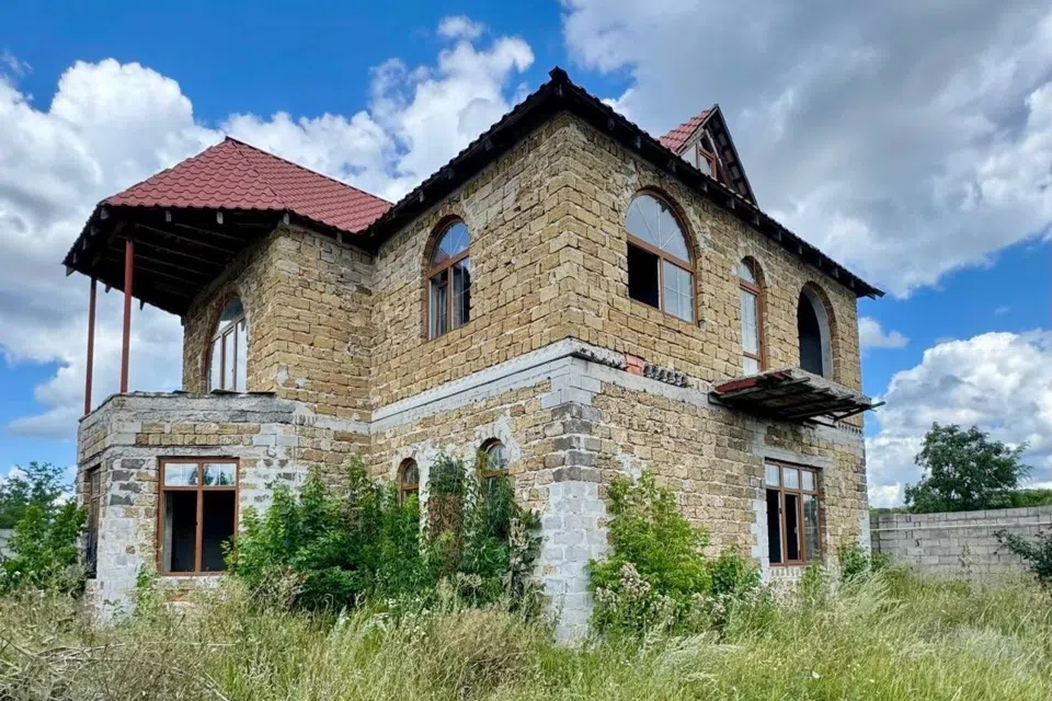 Продаётся 2-этажный дом, 243.7 м²