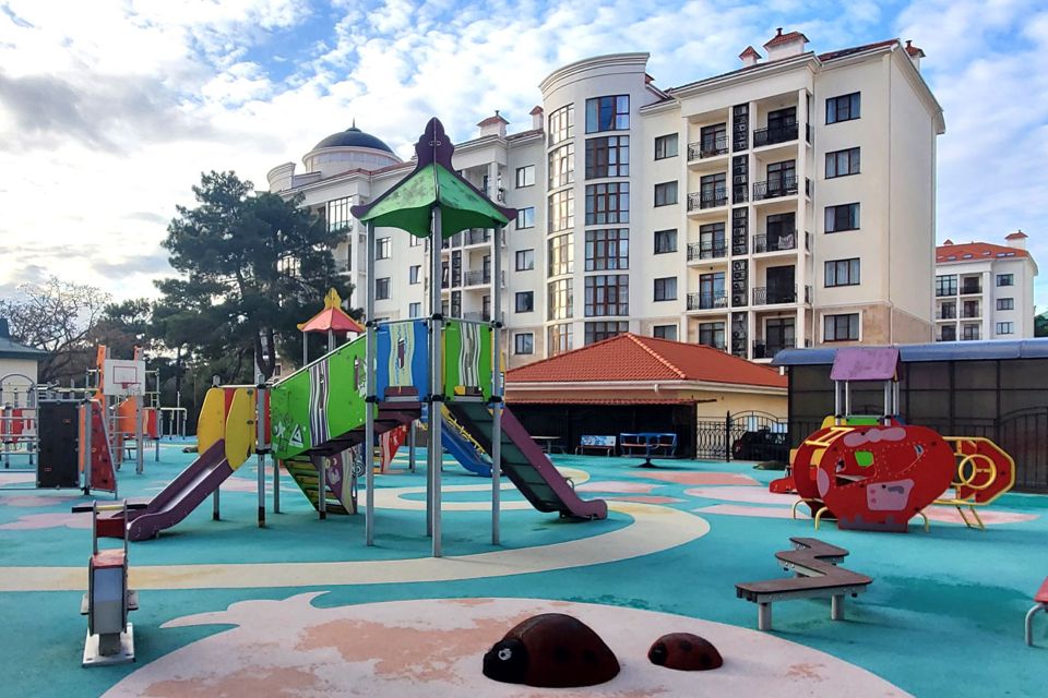 Продаётся 3-комнатная квартира, 100 м²