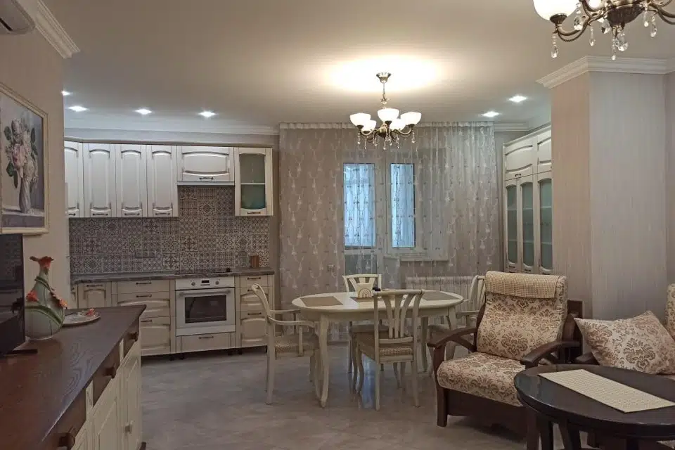 Продаётся 3-комнатная квартира, 104 м²