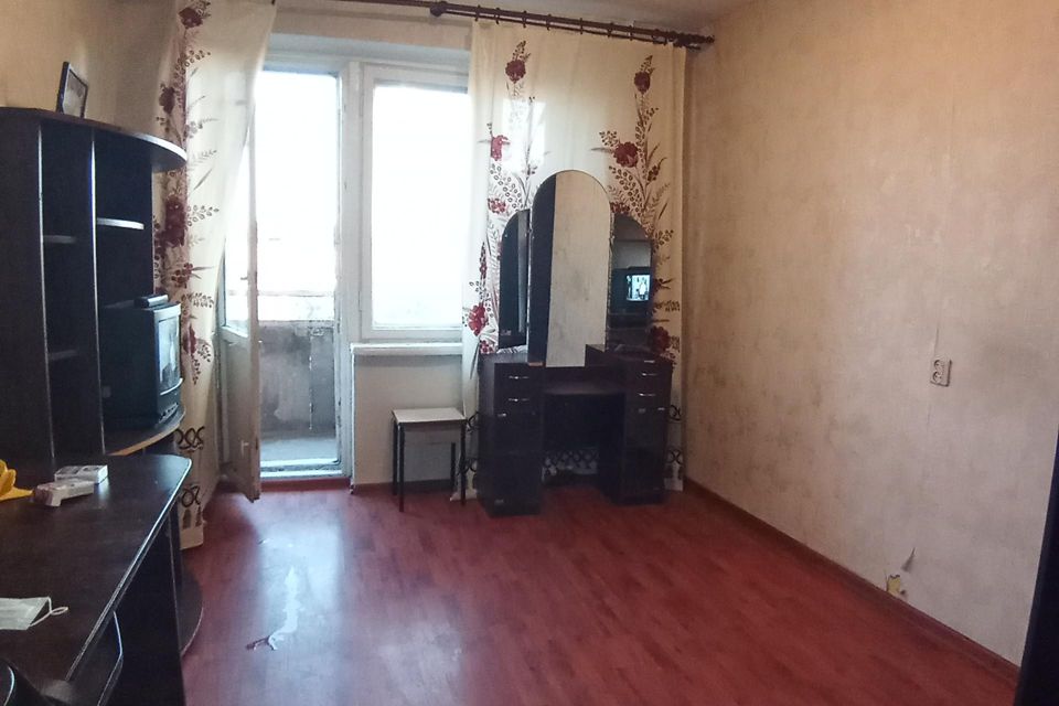 Сдаётся 1-комнатная квартира, 210.7 м²