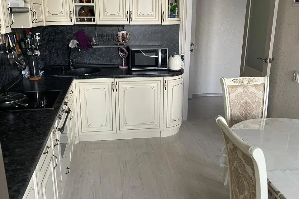 Продаётся 3-комнатная квартира, 81 м²