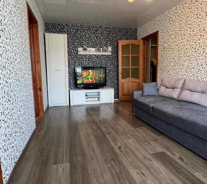 Продаётся 4-комнатная квартира, 61.7 м²