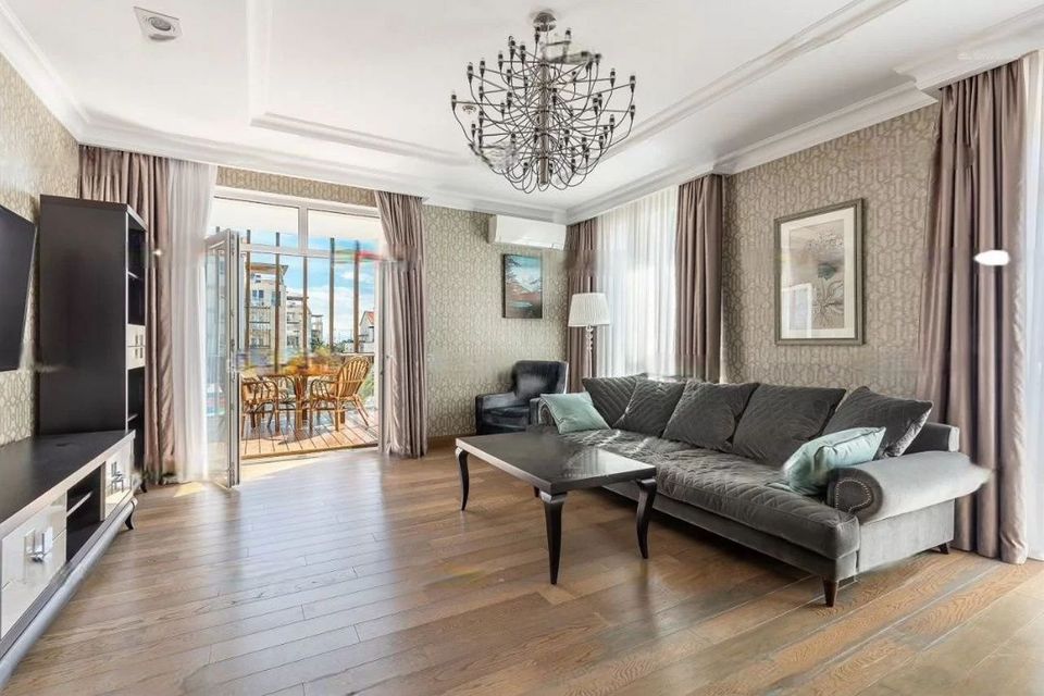 Продаётся 2-комнатная квартира, 120 м²