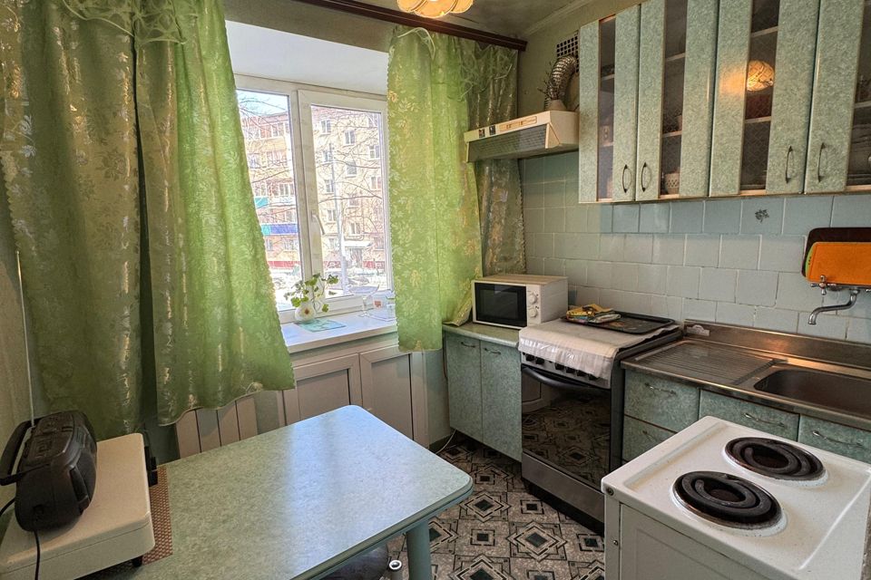 Продаётся 3-комнатная квартира, 51.3 м²