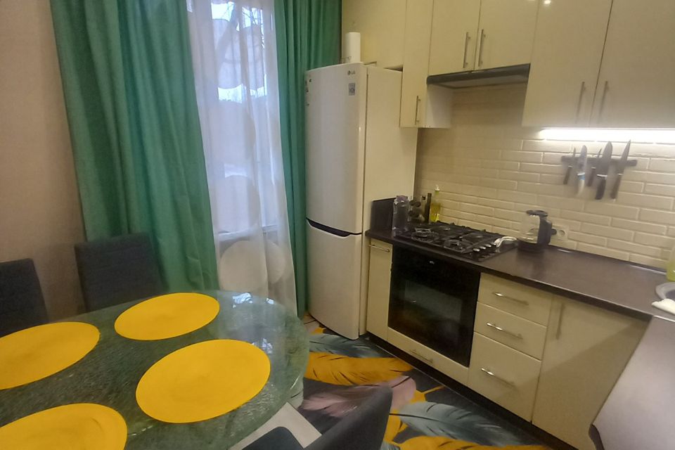 Продаётся 3-комнатная квартира, 81.2 м²