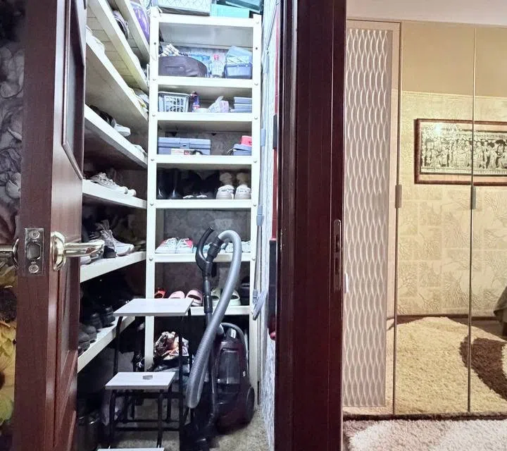 Продаётся 3-комнатная квартира, 57.6 м²