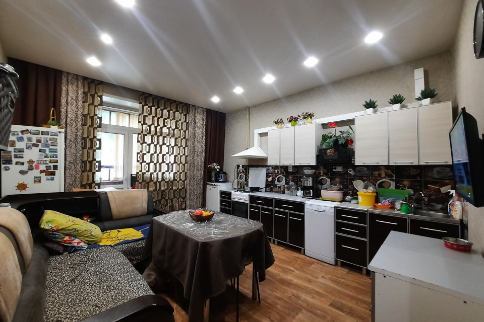 Продаётся 4-комнатная квартира, 141.9 м²