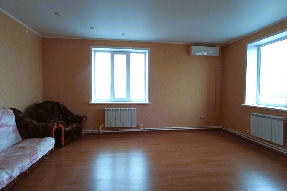 Продаётся 3-комнатная квартира, 108.3 м²