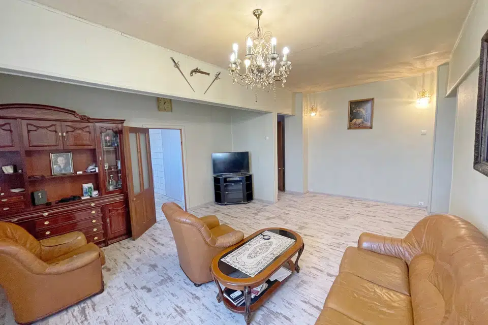 Продаётся 3-комнатная квартира, 97 м²