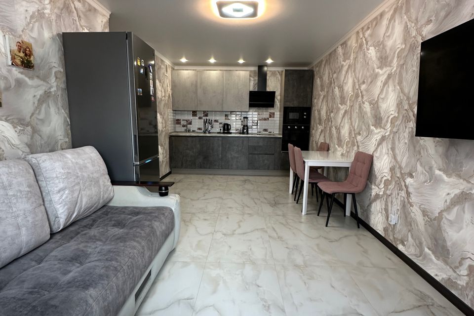 Продаётся 2-комнатная квартира, 56.7 м²