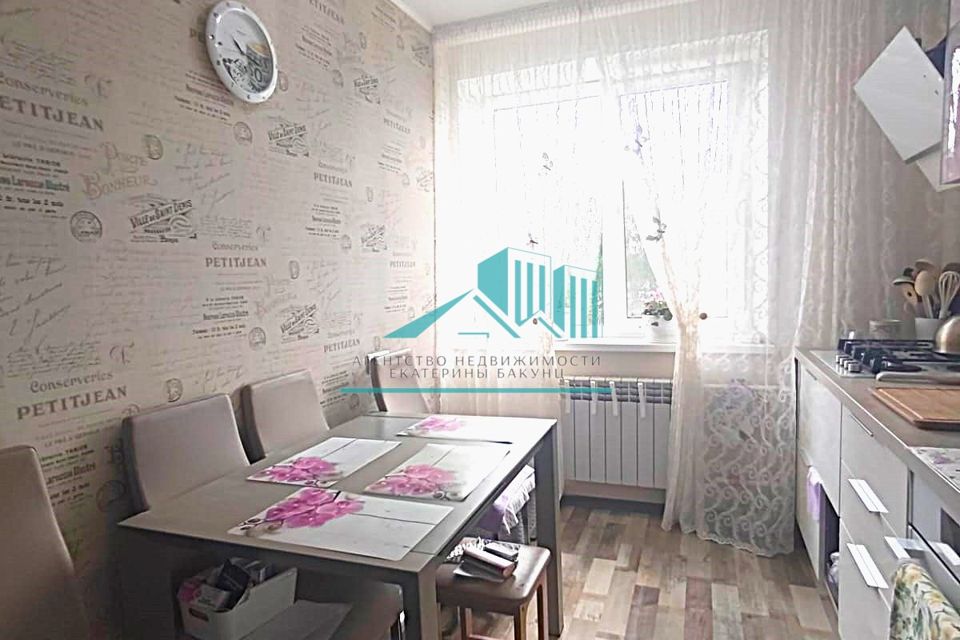 Продаётся 3-комнатная квартира, 64.3 м²