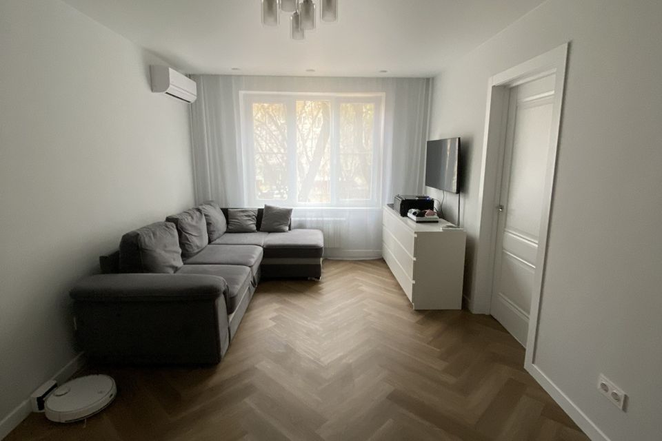 Продаётся 4-комнатная квартира, 64 м²