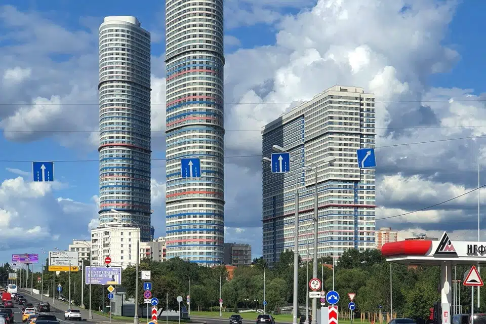 Продаётся 4-комнатная квартира, 138.7 м²