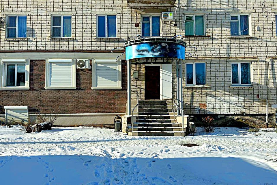Продаётся 4-комнатная квартира, 105 м²