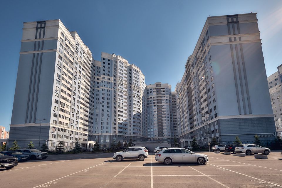 Продаётся 2-комнатная квартира, 100.6 м²