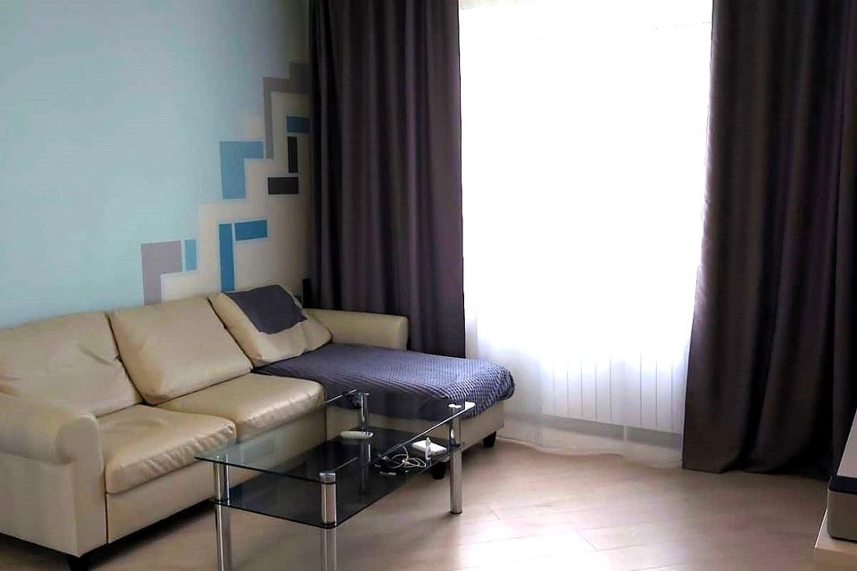 Продаётся 1-комнатная квартира, 35.7 м²