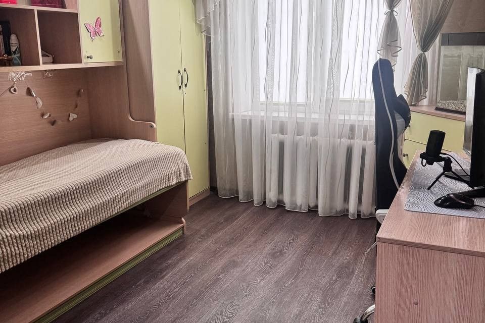 Скрытая камера в подъезде. Орск, Россия. Скрытая камера в подъезде. Орск, Россия.