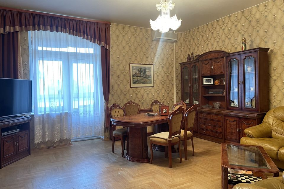 Продаётся 3-комнатная квартира, 94 м²