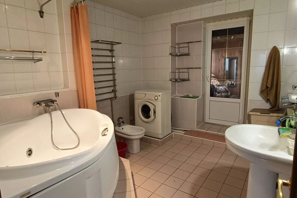 Продаётся 2-комнатная квартира, 80.9 м²