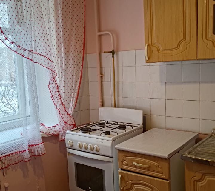 Продаётся 4-комнатная квартира, 60.3 м²