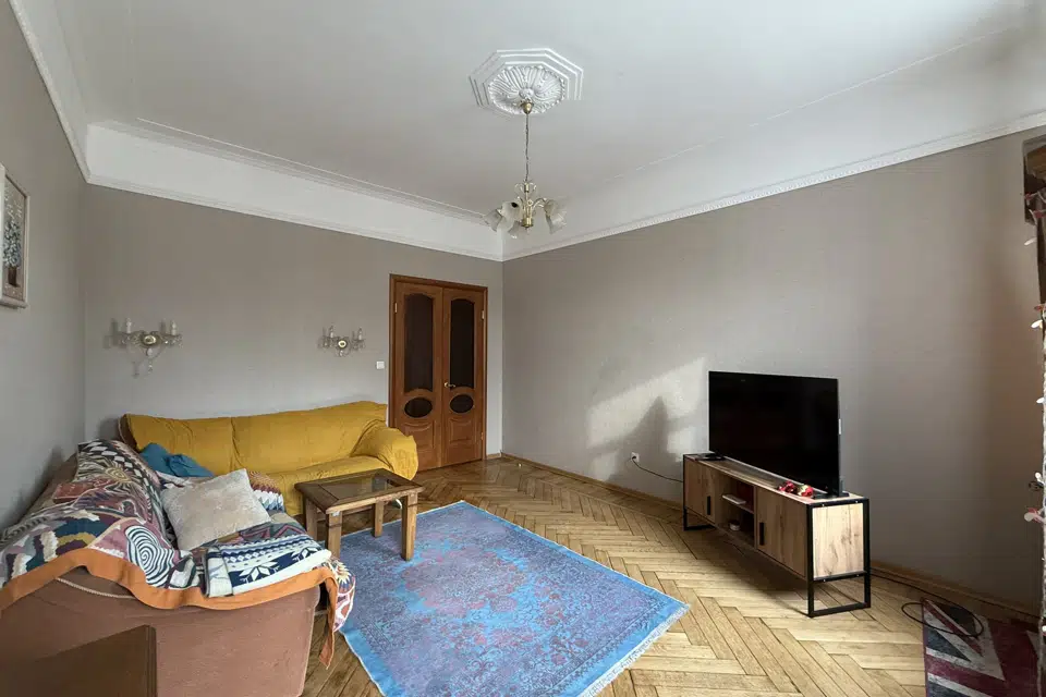 Продаётся 4-комнатная квартира, 87.4 м²