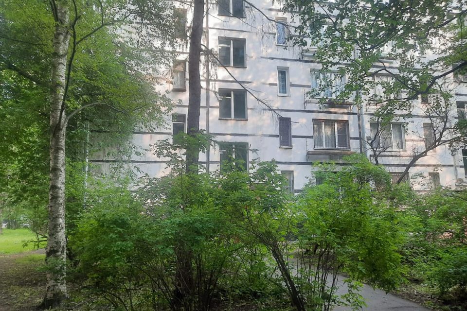 Продаётся 4-комнатная квартира, 48.5 м²