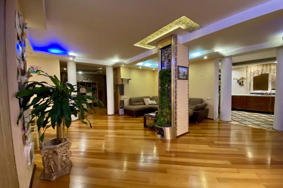Продаётся таунхаус, 3-эт., 262 м²