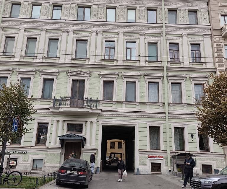 Продаётся 5-комнатная квартира, 170 м²