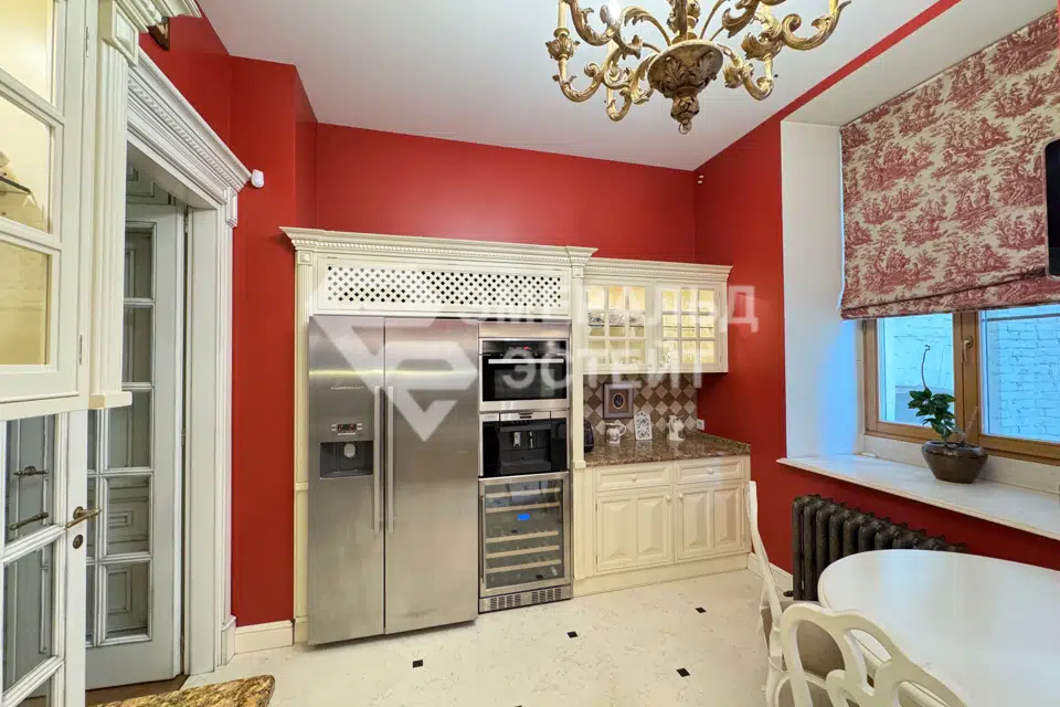 Продаётся 3-комнатная квартира, 133.4 м²
