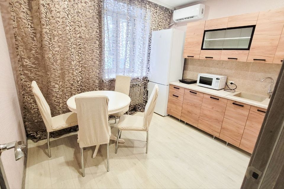 Сдаётся 2-комнатная квартира, 57.7 м²