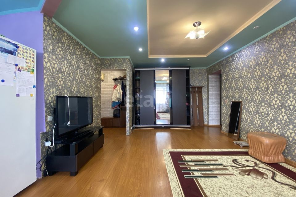 Продаётся 3-комнатная квартира, 52.3 м²