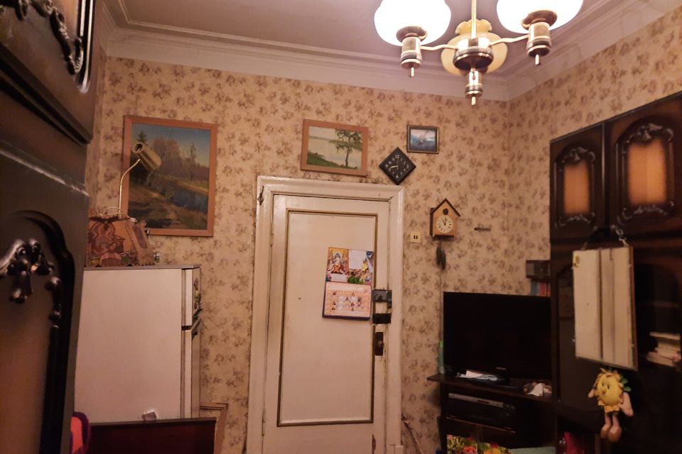 Продаётся комната в 3-комн. квартире, 12.7 м²