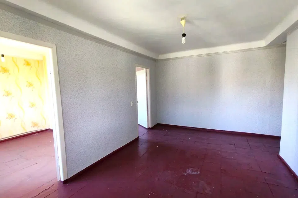 Продаётся 4-комнатная квартира, 57.9 м²