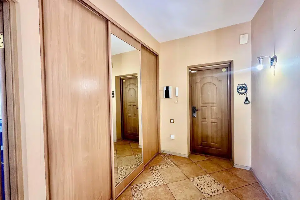 Продаётся 4-комнатная квартира, 134 м²