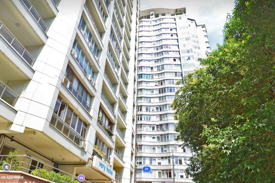 Продаётся 3-комнатная квартира, 100 м²