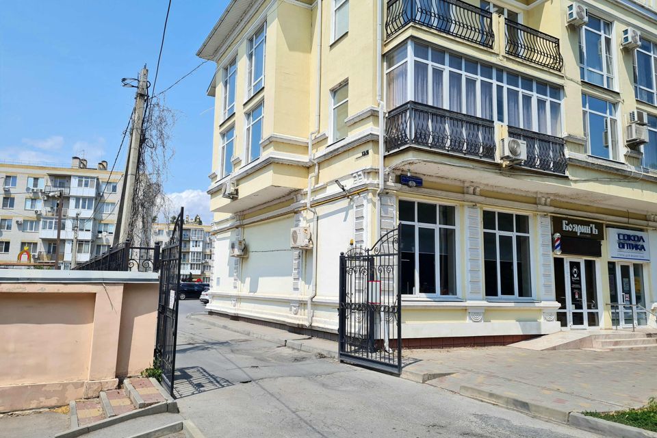 Сдаётся 1-комнатная квартира, 46 м²